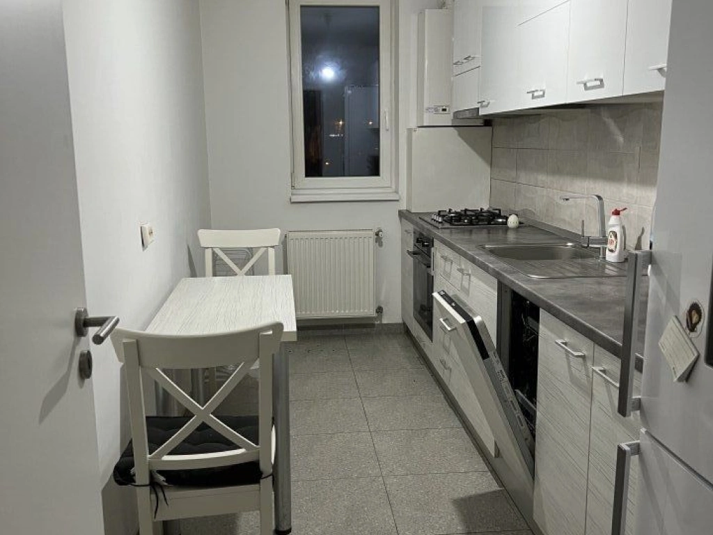 Ag BRASADAS vinde ap 2 cam E3/3 2016 cu parcare zona Fundeni