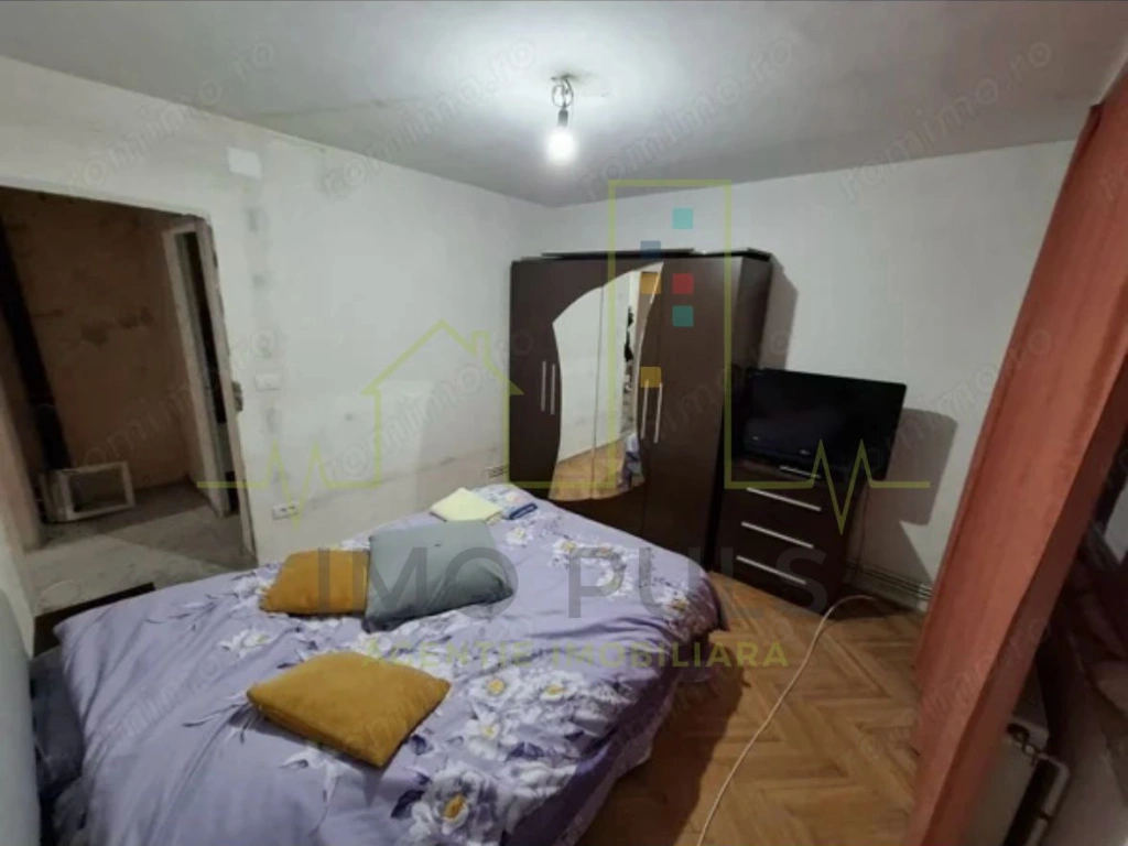 Aradului. Decomandat. 53.58 mp utili + balcon. Centrala proprie