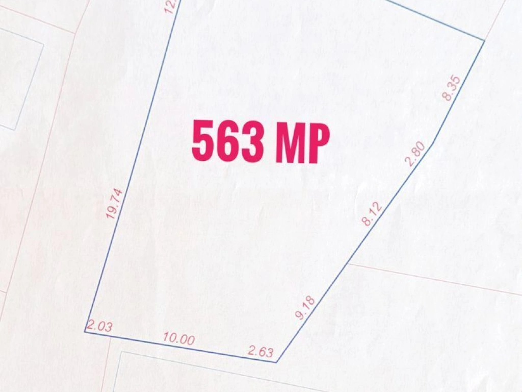 Teren intravilan Borș, 563 mp, front 32 m – 34.400 € (neg, comision 0)