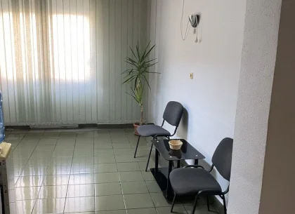 BRASADAS vinde casa 4 cam 5.5 ari zona BURDEA.