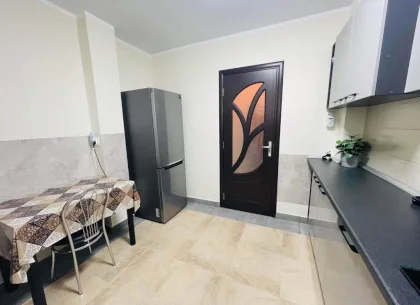 BRASADAS închiriază ap 2 cam etaj 3/8 zona OBOR 1min Metrou.