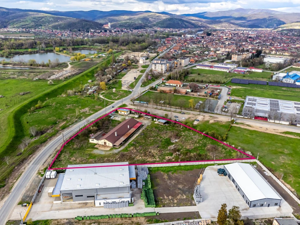 Hala industrială cu teren 10.495 mp – potențial supermarket, Lipova