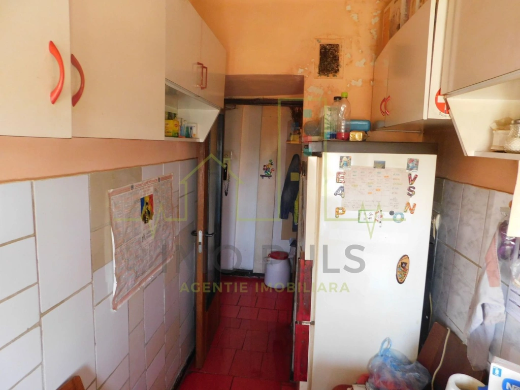 4 camere la pret de 3. Pozitie excelenta.