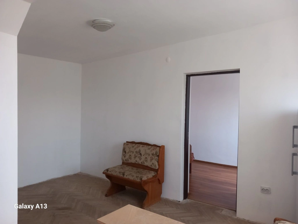 BRASADAS vinde ap 2 cam 33mp CARAMIDA la etajul 4 în Micro 14.