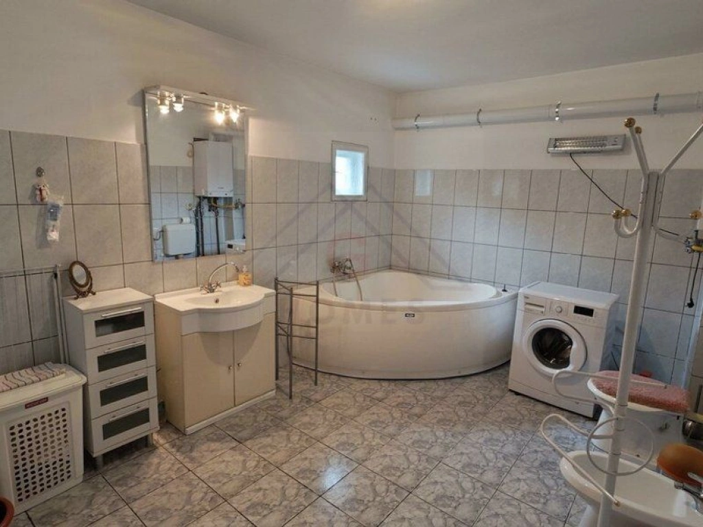 CASA solida, spatioasa si bine construita LA PRET DE APARTAMENT! Comision zero!