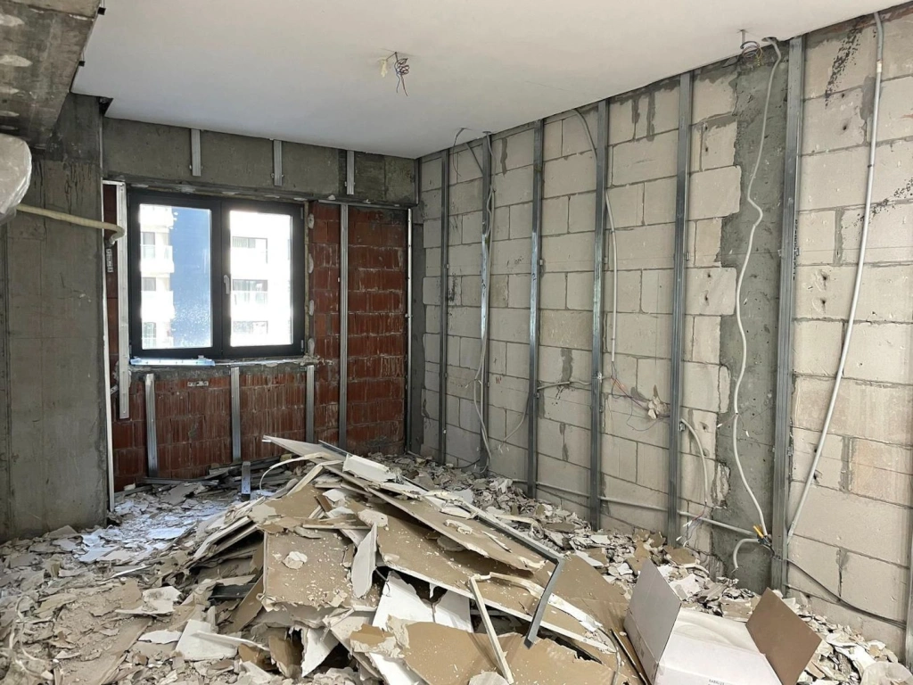 Apartament 3 camere UPGROUND Metrou Pipera - lux renovat in totalitate