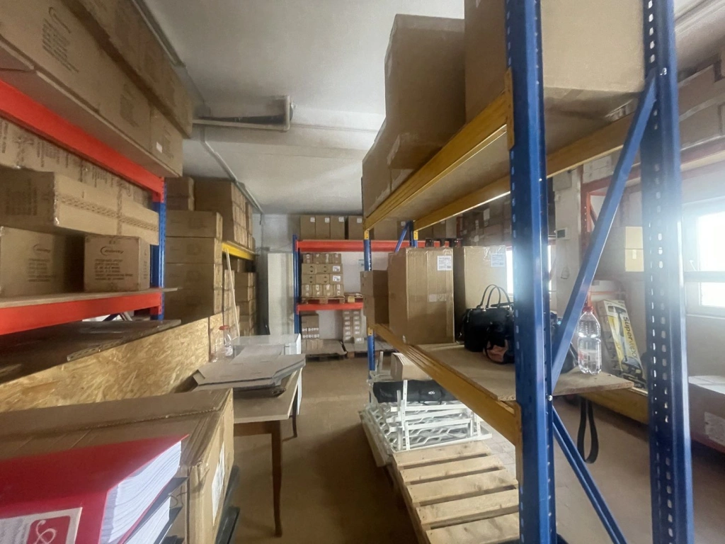 🚀 Spațiu Comercial Multifuncțional 158 mp la intrarea Aqua-Roman Parq