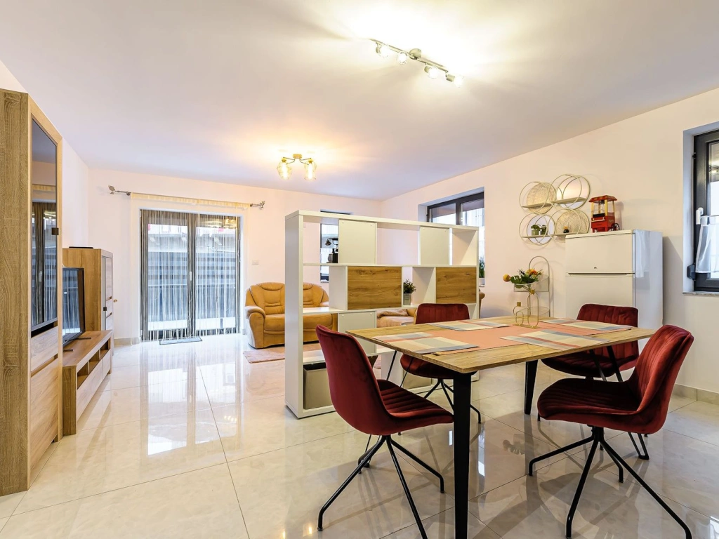 Apartament ultracentral cu 2 camere la cheie Comision 0