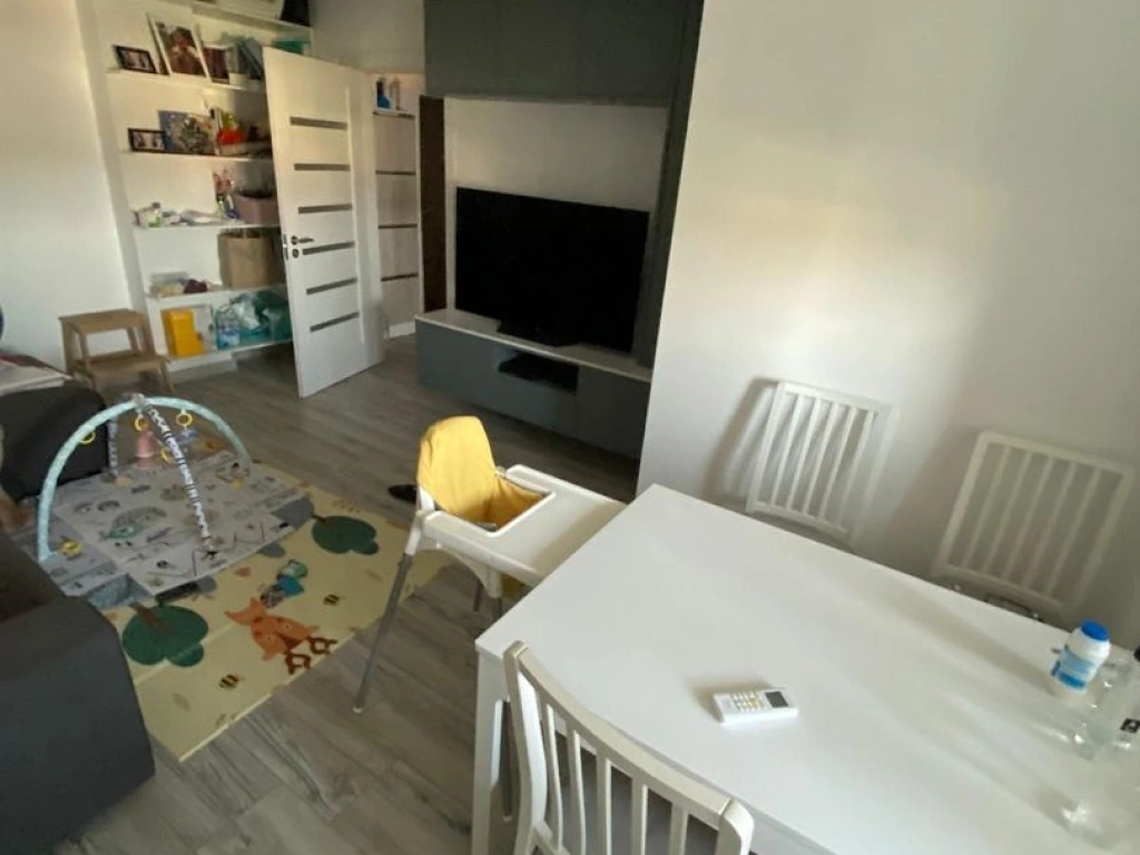 Apartament 3 camere decomandat zona Trapezului