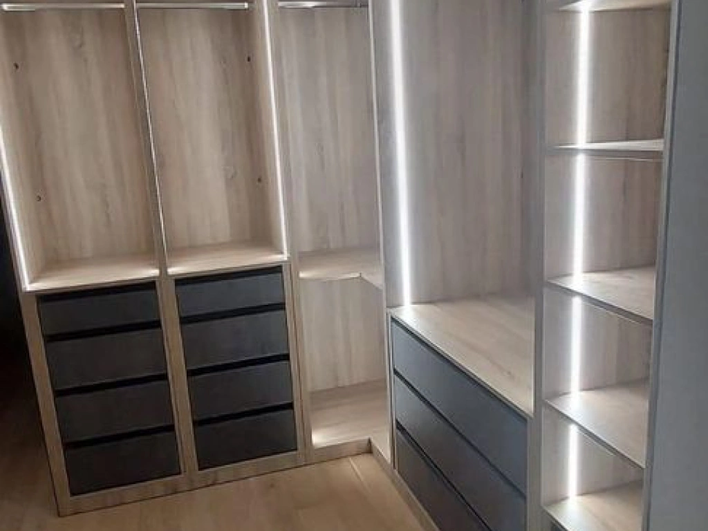 Apartament 3 camere UPGROUND Metrou Pipera - lux renovat in totalitate