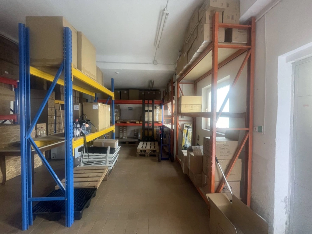 🚀 Spațiu Comercial Multifuncțional 158 mp la intrarea Aqua-Roman Parq