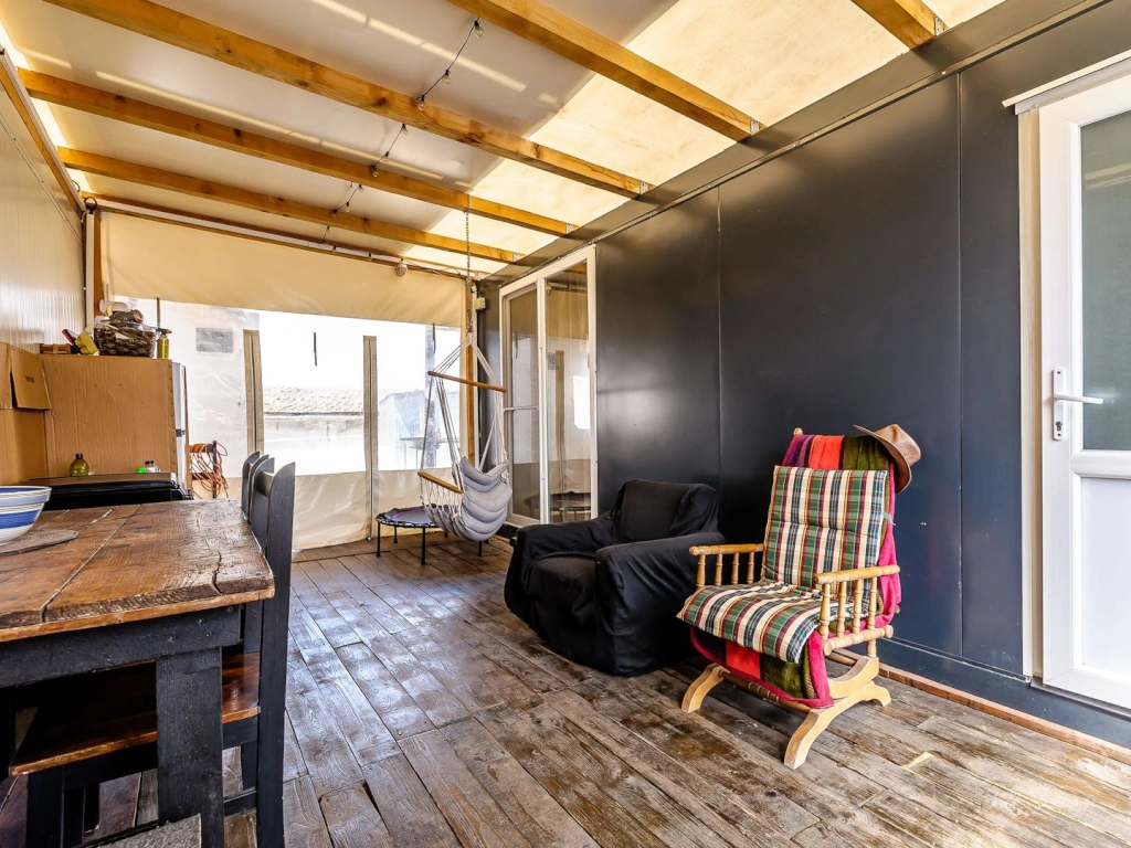 PRET NOU! Casa - tip container - Teren 1987 mp - Turnu - COMISION 0%