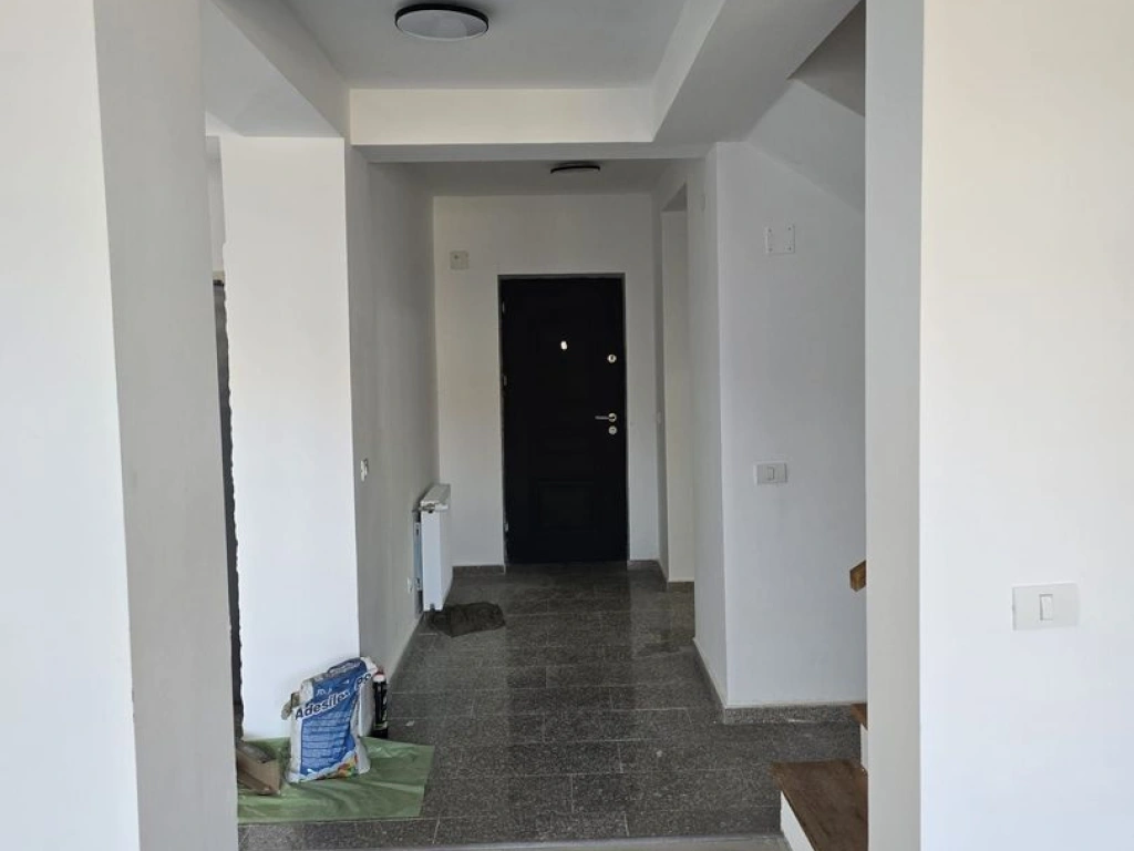 Vila 4 camere BIharia - Cartier Henri Coanda Baneasa Sector 1 - COM 0%