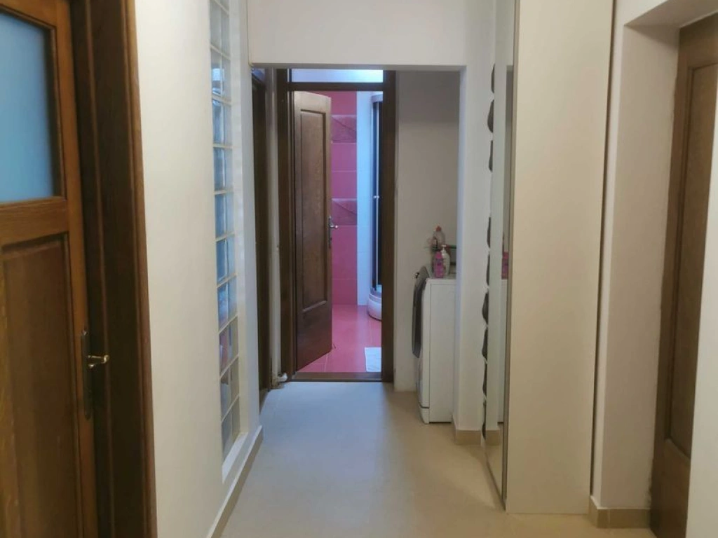 Ag BRASADAS închiriază ap 2 cam etaj 6/9 Blv Octavian Goga.