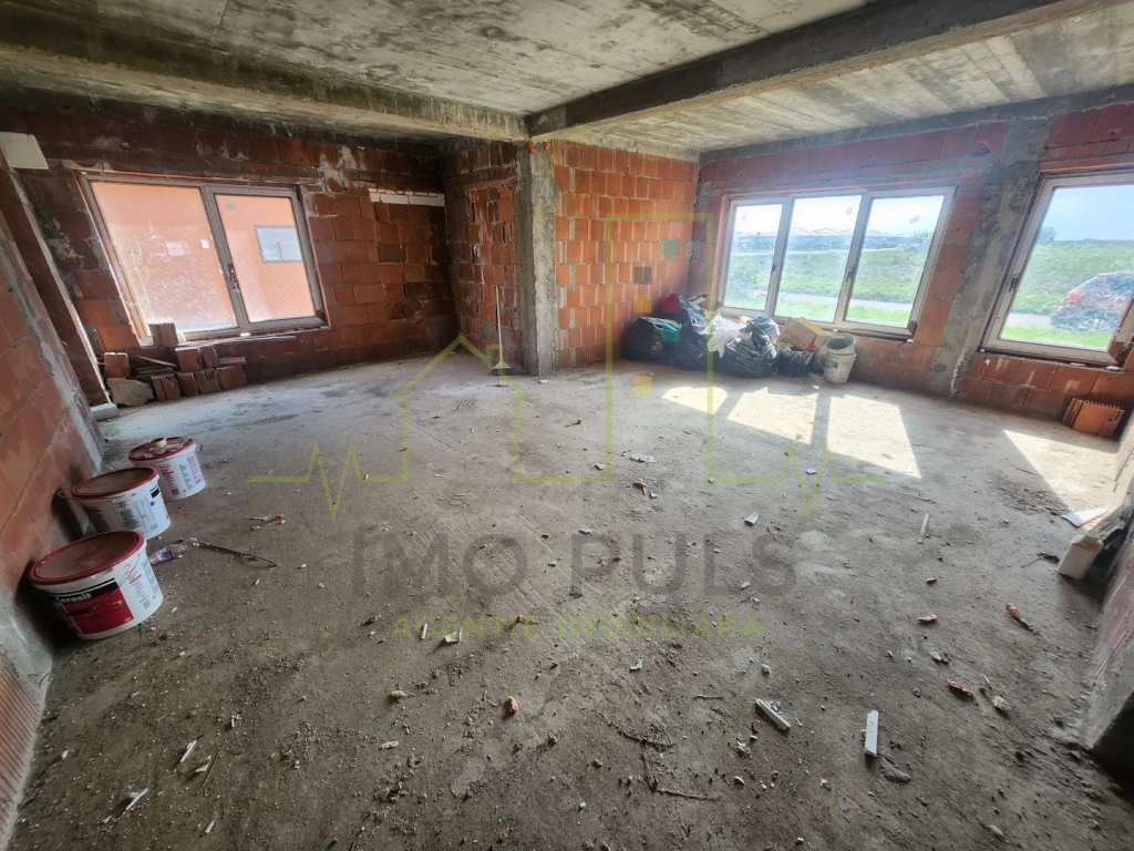 Casa individuala. 700 mp teren. Tersa mare. Suprafete generoase.