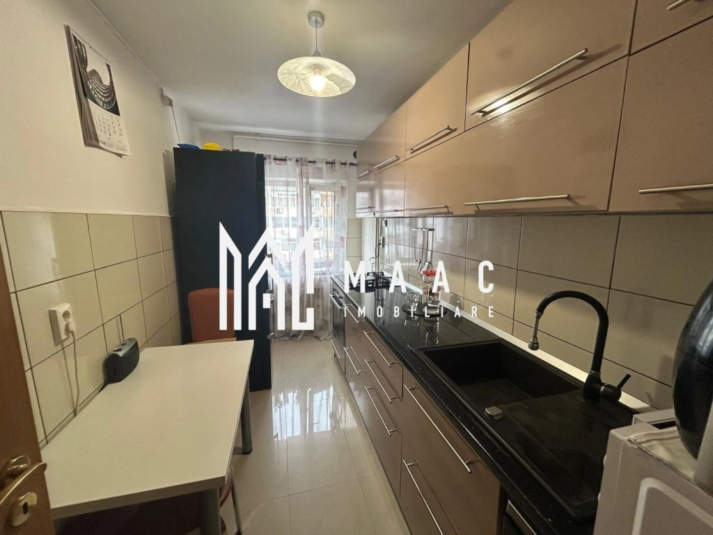 Apartament 3 camere | 2 Băi | Balcon de 5 mp | Lift  | Vasile Aaron