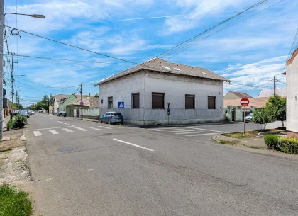 Imobil cu vizibilitate maximă și teren generos în Aradul NOU.