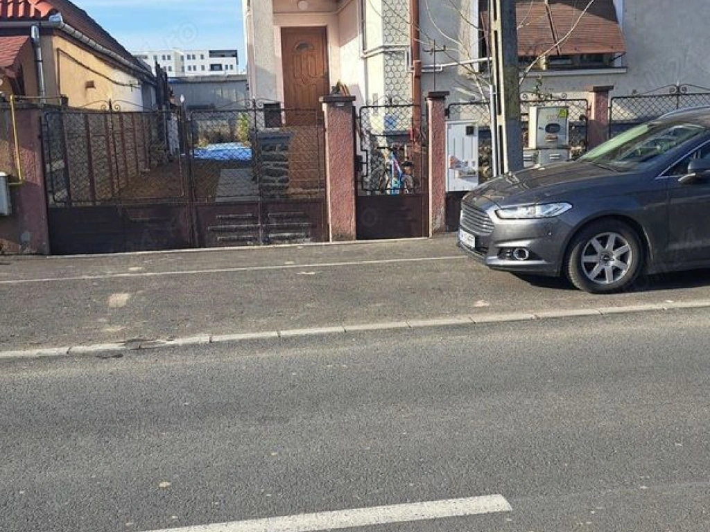 BRASADAS vinde apartament la casa zona Amatiului.