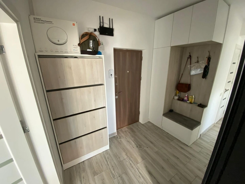 Apartament 3 camere decomandat zona Trapezului