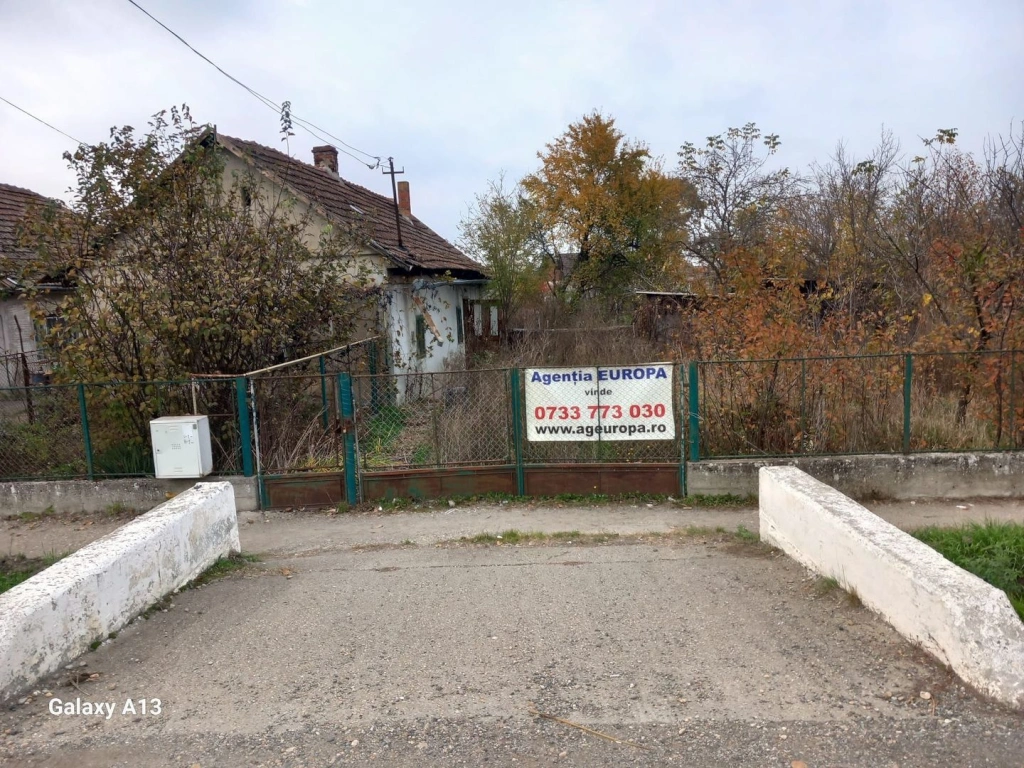 BRASADAS vinde casa individuala in Ardud langa SANTEC.