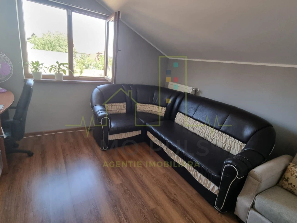 1/2 Duplex SPATIOS, teren GENEROS, CAR-PORT