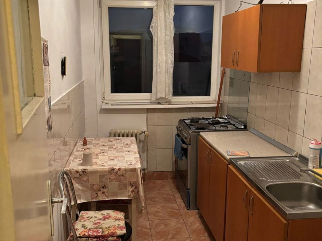 Apartament 2 camere, visavis de Grigore Alexandrescu - Piata Victoriei