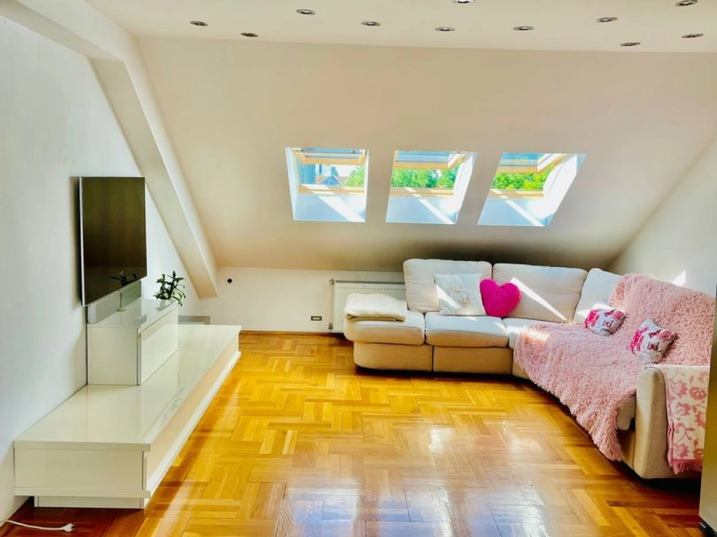 Brasadas vinde apartament cu 3 camere, NOU 116mp.