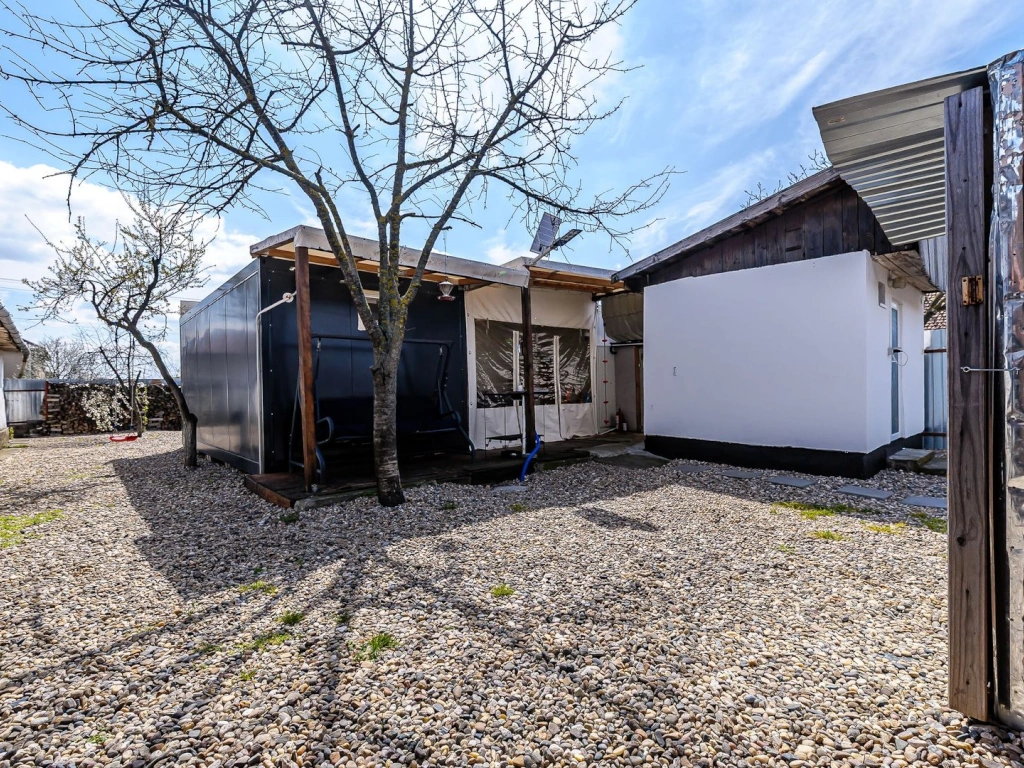 PRET NOU! Casa - tip container - Teren 1987 mp - Turnu - COMISION 0%