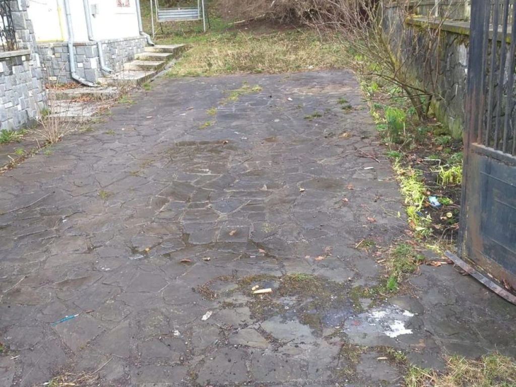 Busteni Casa 5camere si teren 494mp langa padure Castelul Cantacuzino