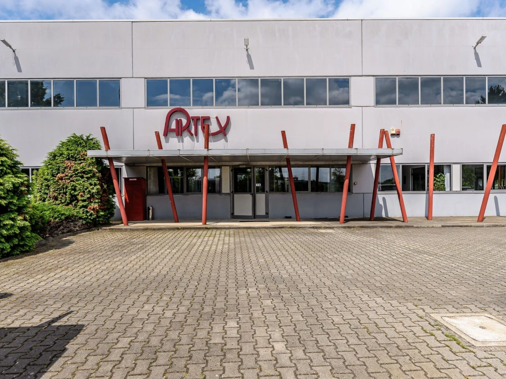 Oportunitate: Hală de producție și depozitare cu birouri în Arad