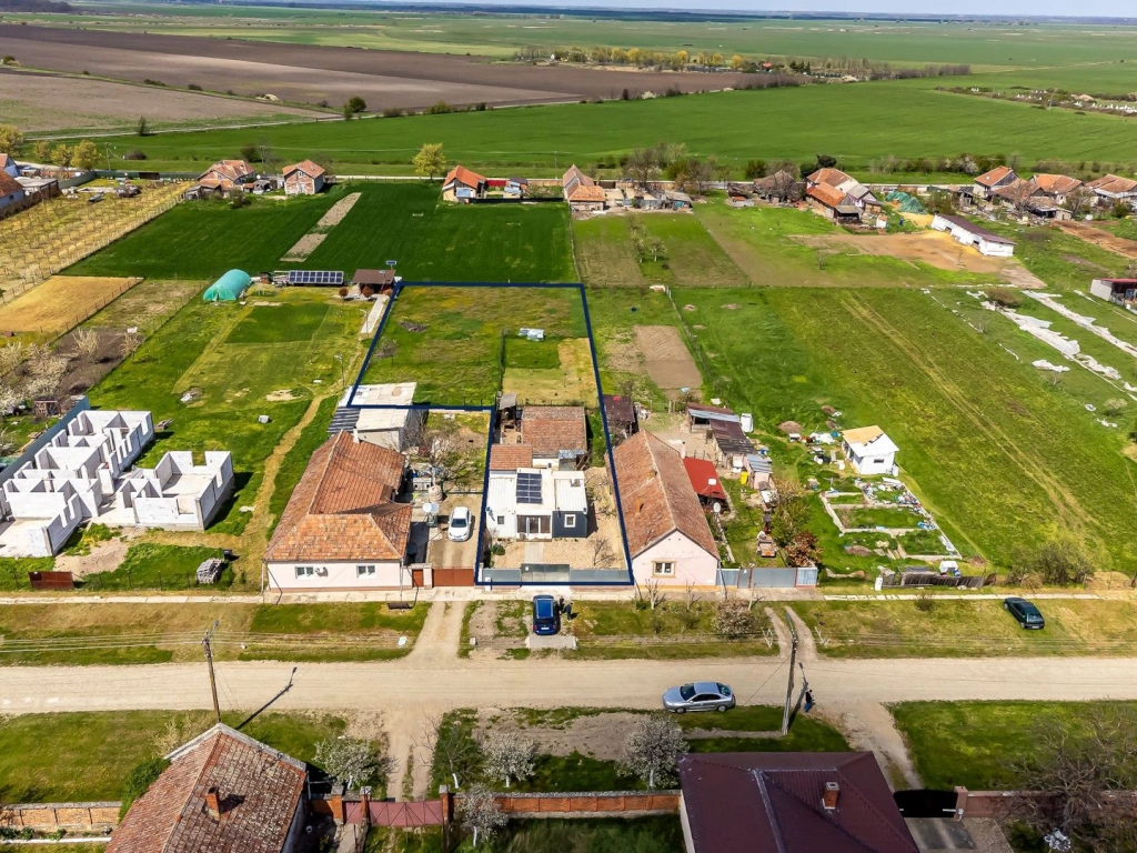 Casa - tip container - Teren 1987 mp - Turnu, Arad - COMISION 0%