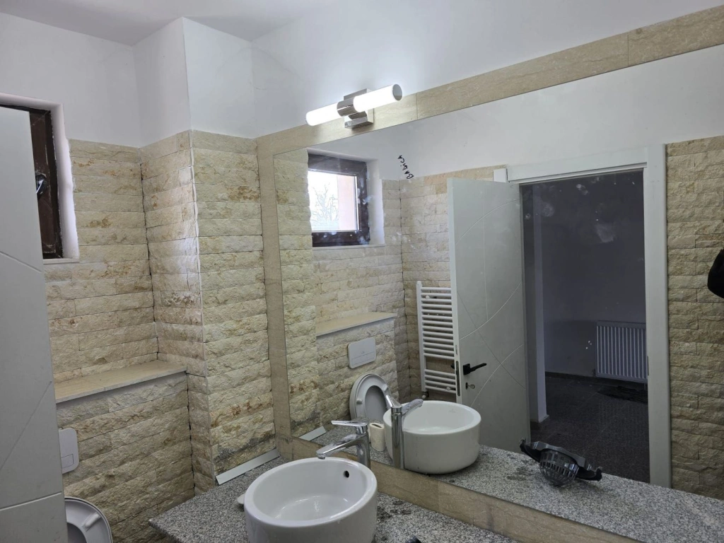 Vila 4 camere BIharia - Cartier Henri Coanda Baneasa Sector 1 - COM 0%