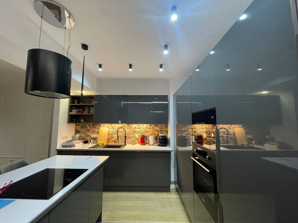 Apartament 3 camere UPGROUND Metrou Pipera - lux renovat in totalitate