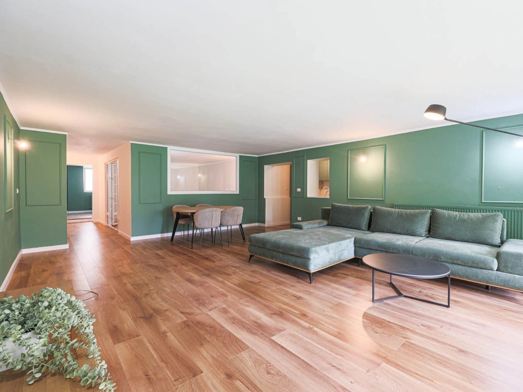 Apartament 95 mp pe Iuliu Maniu la casă, curte proprie inchisa