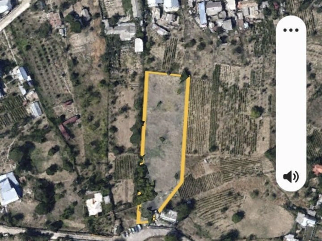 Iasi - Tomesti 3600mp intravilan intre case zona linistita + utilități