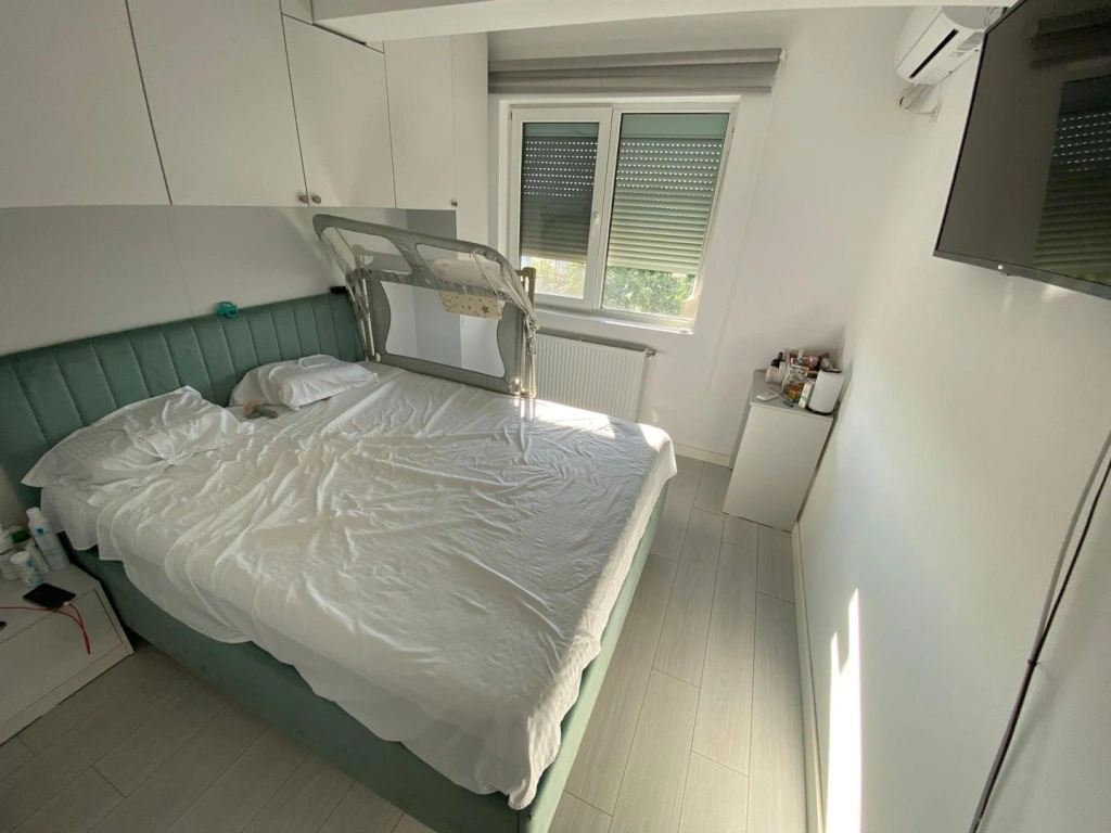 Apartament 3 camere decomandat zona Trapezului