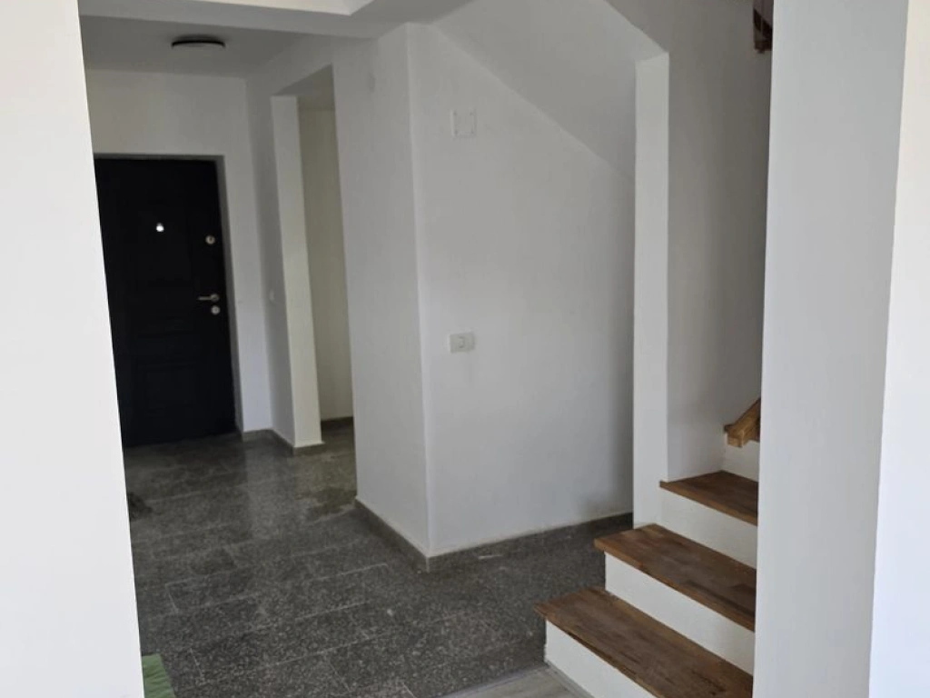 Vila 4 camere BIharia - Cartier Henri Coanda Baneasa Sector 1 - COM 0%