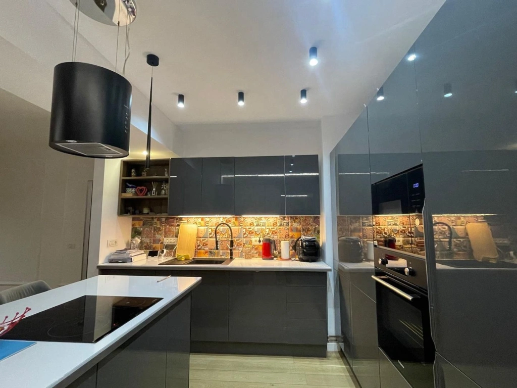 Apartament 3 camere UPGROUND Metrou Pipera - lux renovat in totalitate