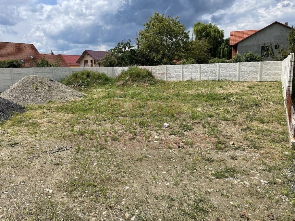 TEREN INTRAVILAN DE VÂNZARE 545 MP \ CARANSEBEȘ \ZONA RACOVIȚEI