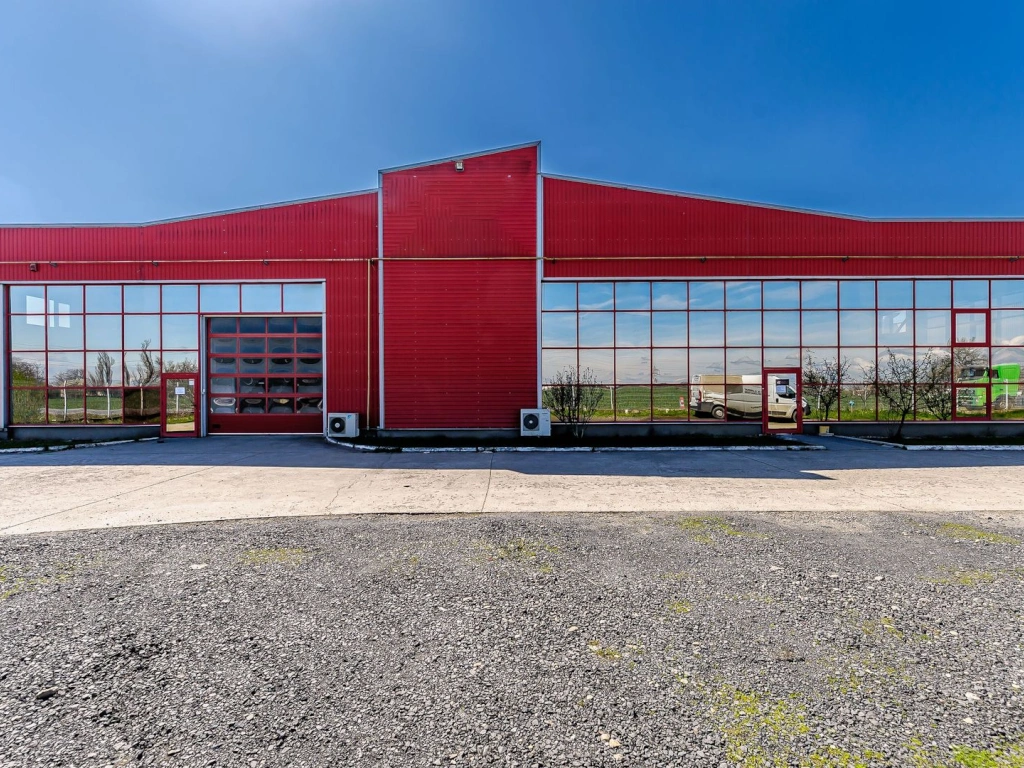 Hală industrială ideală pentru producție sau showroom în Arad 553mp