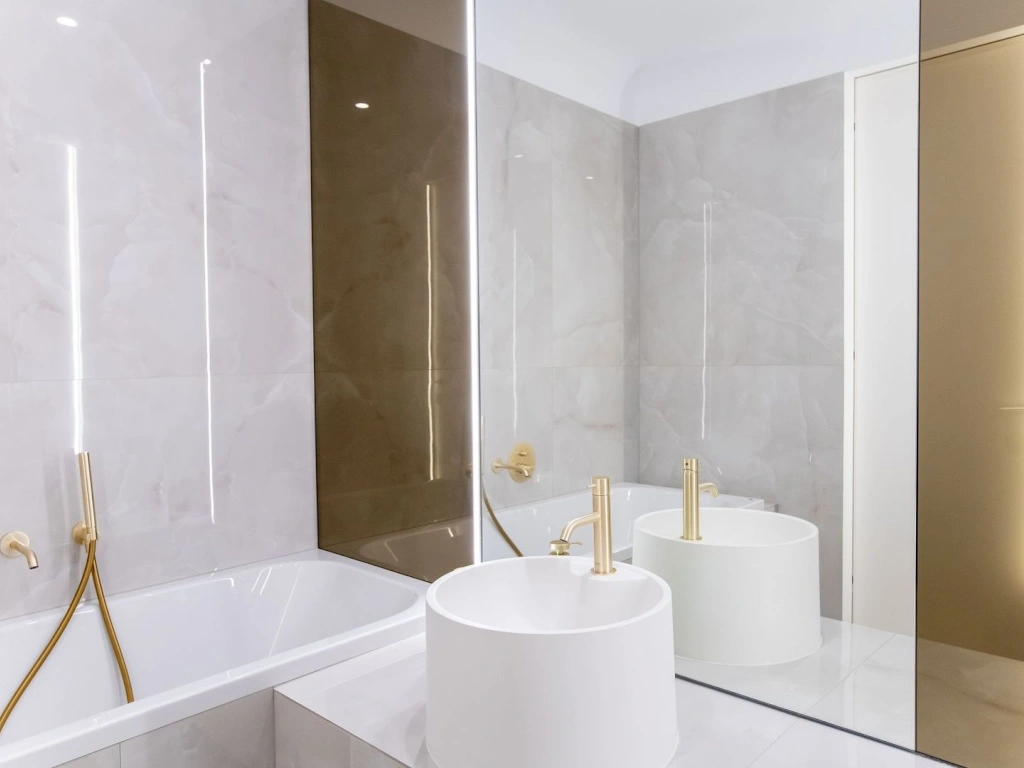 Apartament 2 camere NEMOBILAT vedere Promenada Cortina North