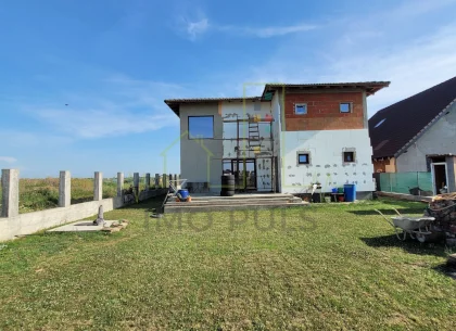 Casa individuala la Sacalaz, suprafata generoasa.