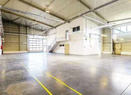Hală industrială ideală pentru producție sau showroom în Arad 553mp