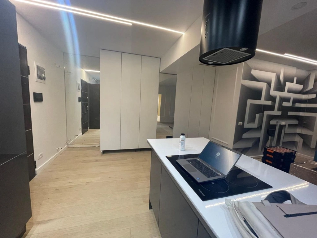 Apartament 3 camere UPGROUND Metrou Pipera - lux renovat in totalitate