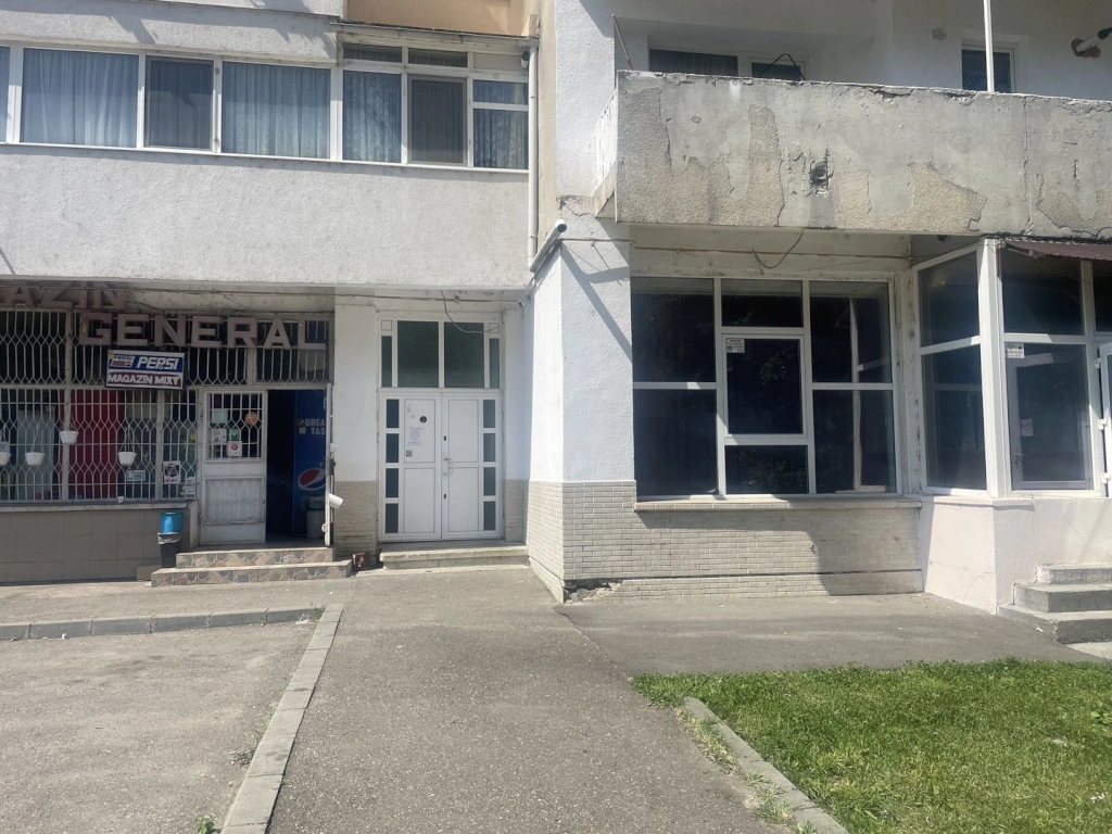 🚀 Spațiu Comercial Multifuncțional 158 mp la intrarea Aqua-Roman Parq