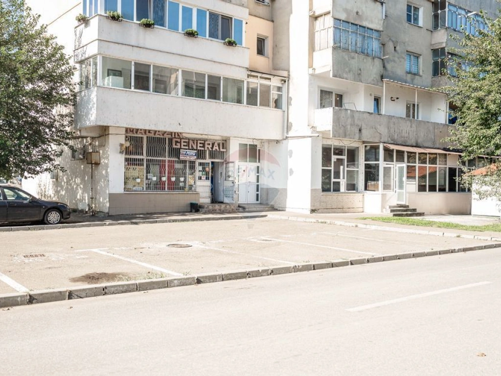 🚀 Spațiu Comercial Multifuncțional 158 mp la intrarea Aqua-Roman Parq
