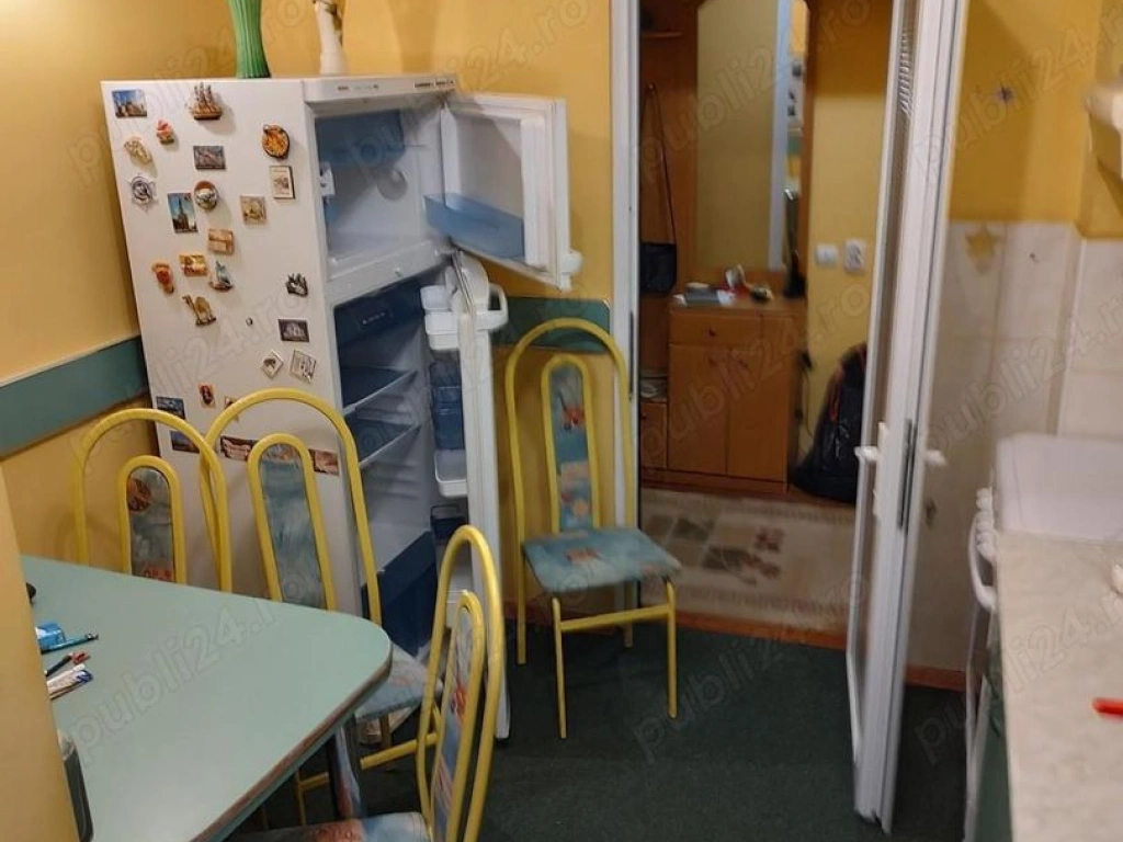 Ag BRASADAS vinde apt 2 cam etaj 2/4 Micro 16.