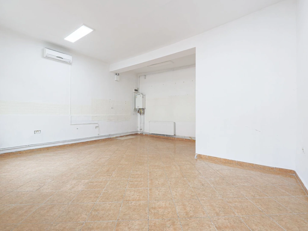 Spațiu comercial – Zona Piața Catedralei, Arad