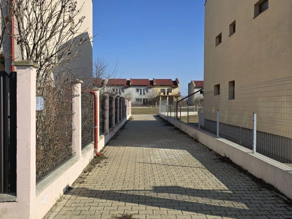Vila 4 camere BIharia - Cartier Henri Coanda Baneasa Sector 1 - COM 0%