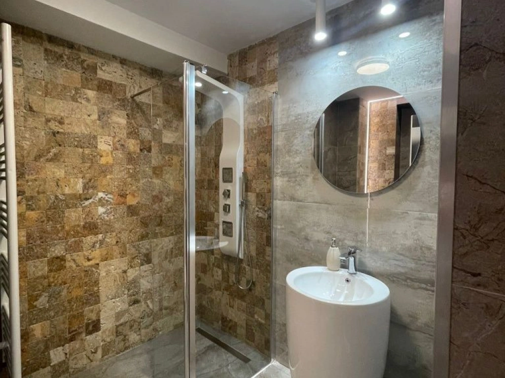 Apartament 3 camere UPGROUND Metrou Pipera - lux renovat in totalitate